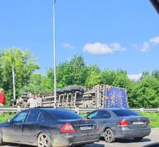 ДТП на Егорьевском шоссе: Фура перекрыла движение