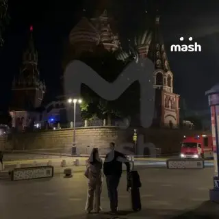 Пожар у храма Василия Блаженного: экстренные службы на месте
