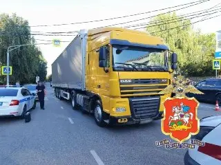 Смертельное ДТП в Подмосковье: Грузовик сбил двух женщин