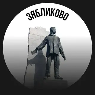 Неизвестные пытались ворваться в квартиру на Братеевской улице