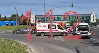 Столкновение скорой помощи с иномаркой в южной части столицы