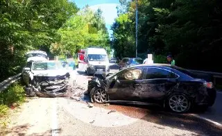 Три автомобиля столкнулись на Абрамцевском шоссе: пострадали четверо