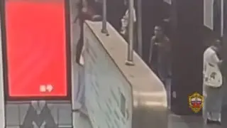 Женщина распылила перцовый газ в метро, пострадал ребенок