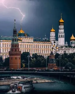 Гроза и дожди ожидаются в Москве и Подмосковье сегодня