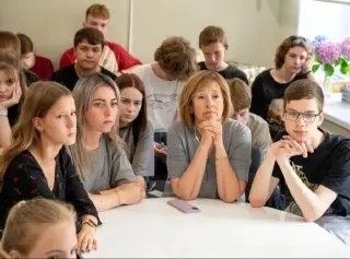 Серпуховская Молодёжь Встретилась с Бойцом СВО на Уроке Мужества