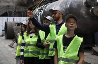 Завод «ЗиО-Подольск» провел экскурсию для детей из центра «Непоседа»