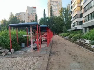Жители Кунцево обеспокоены навесами на пожарном проезде