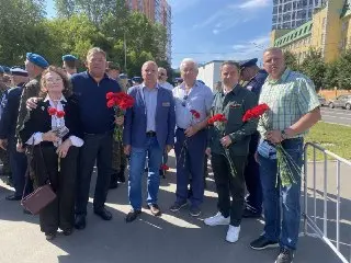 В Хорошевском районе почтили память десантников и генерала Маргелова