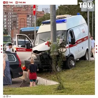 Скорая помощь попала в аварию на севере Москвы