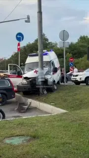 ДТП с Машиной Скорой Помощи в Москве: Фельдшеры Пострадали