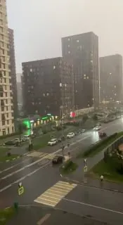 Сильный ливень в Москве: улицы затоплены и ожидаются грозы