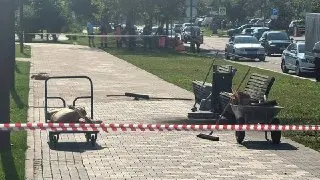 Мужчина пострадал от удара током на скамейке в Москве