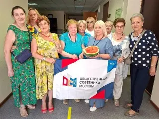 День арбуза: Общественные советники Алексеевского района на ярмарке