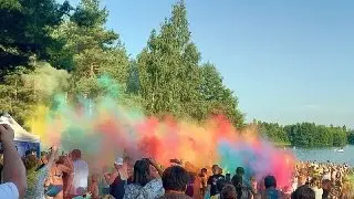 Фестиваль красок в Воскресенске: 13 лет радости и веселья