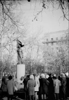 Памятник Павлику Морозову: Символ Советской Эпохи в Москве